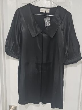 Newport News Black Satin Short Sleeve Blouse with Pointed Collar
